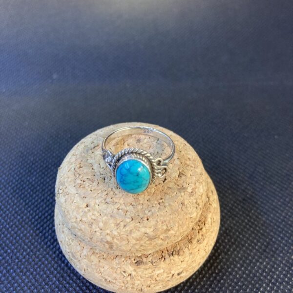 Anello con pietra naturale - immagine 2