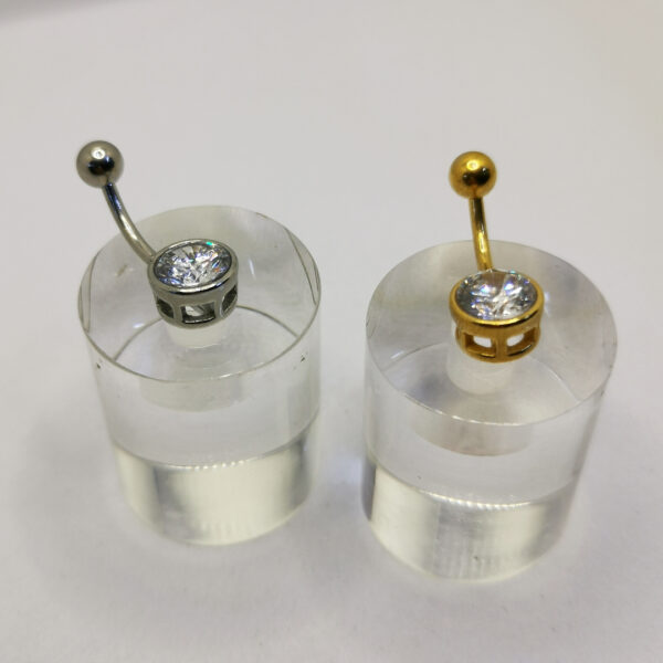 Navel crystal closure