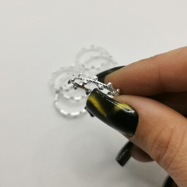 Sprig ring