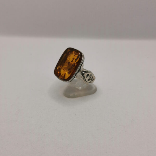 Anello con Ambra - immagine 2
