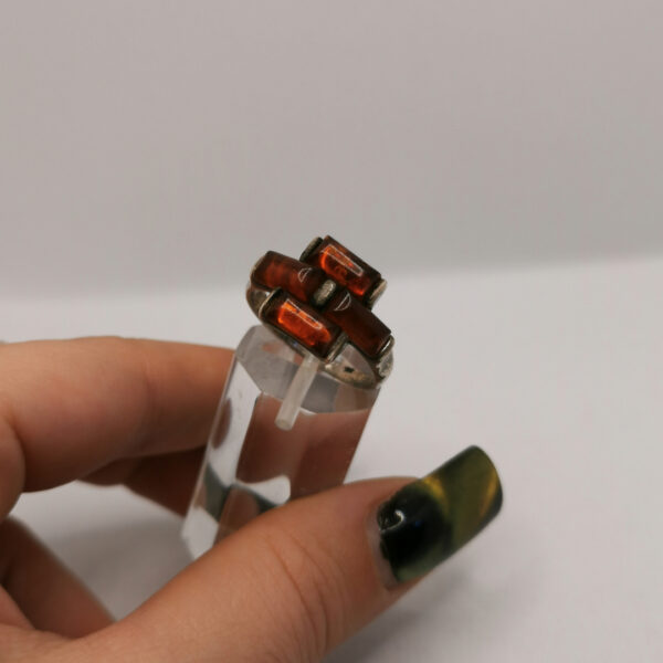 Anello con Ambra