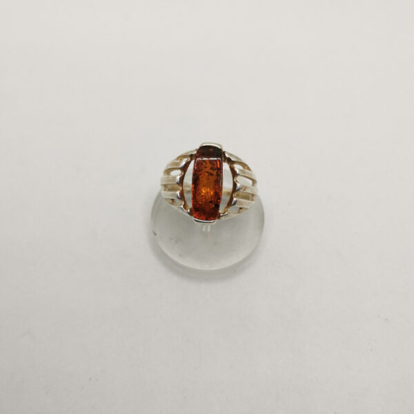 Anello con Ambra