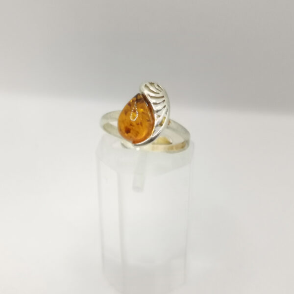 Anello con Ambra - immagine 2