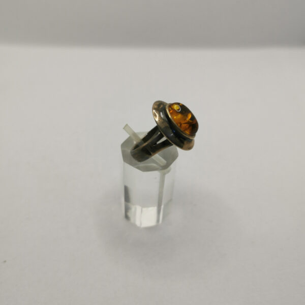 Anello con Ambra - immagine 2