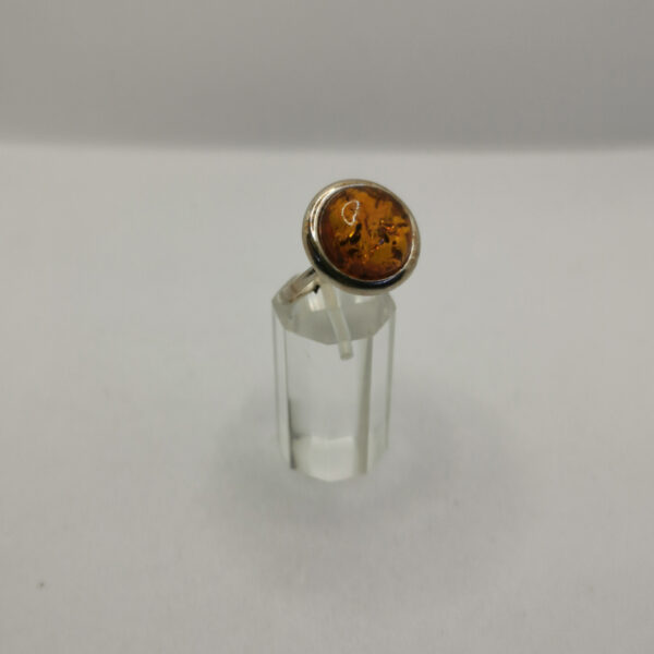 Anello con Ambra