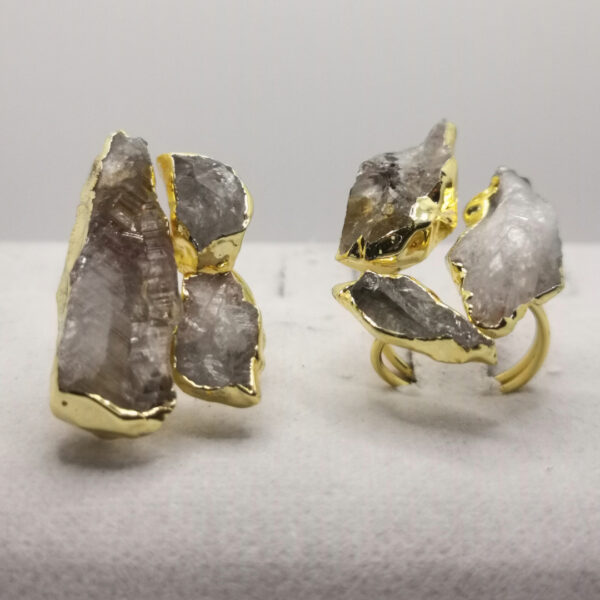 Anello con pietre naturali