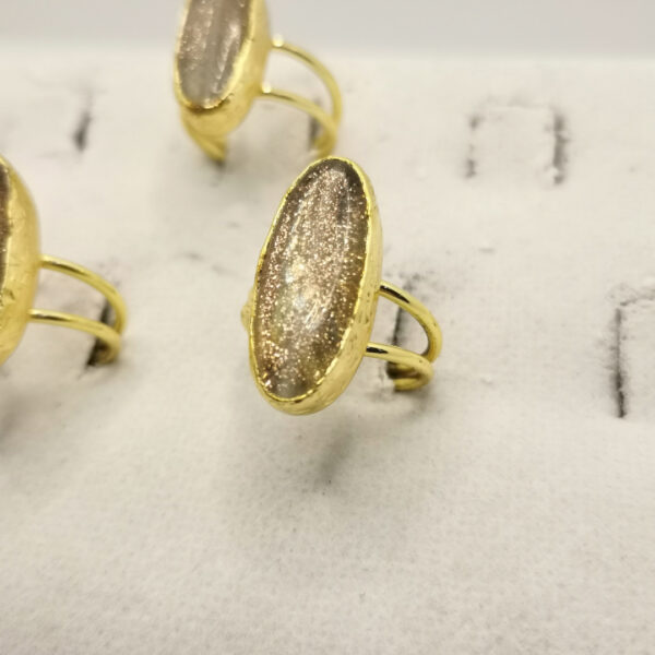 Anello con pietra ovale - immagine 2