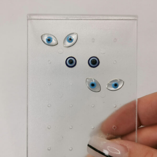 Eye earrings