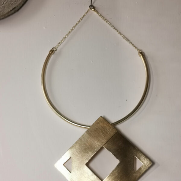 Collana rigida Rombo - Ottone placcato - immagine 4
