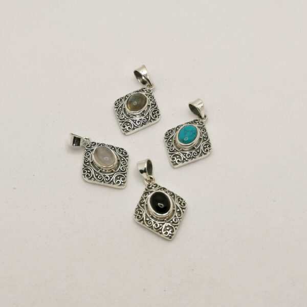 Pendant - Engraved rhombus with stone