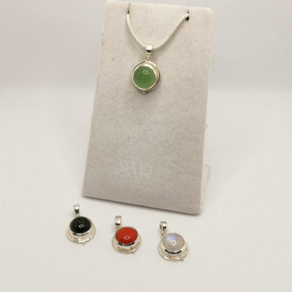 Etnic pendant - round stone - immagine 7