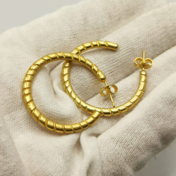 Vintage earrings - Half hoop - immagine 3