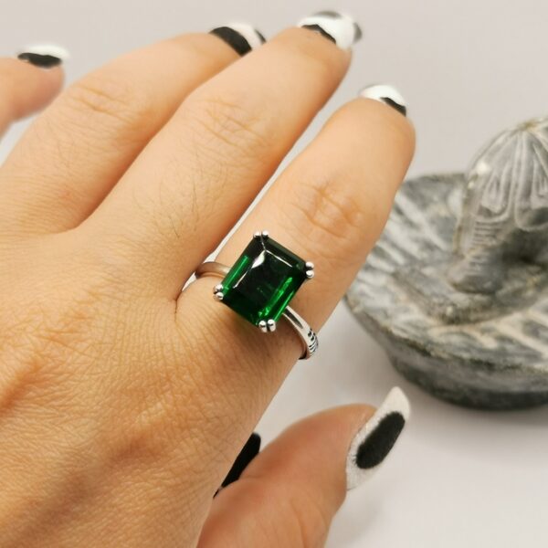 Anello taglio smeraldo - immagine 3