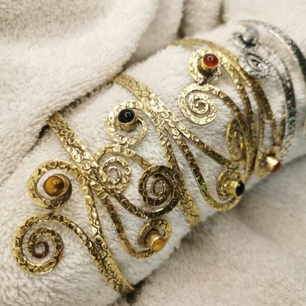 Bracciale etnico da braccio con pietre - immagine 2