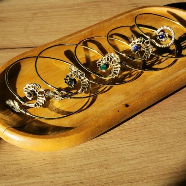 Bracciale etnico da braccio con pietre
