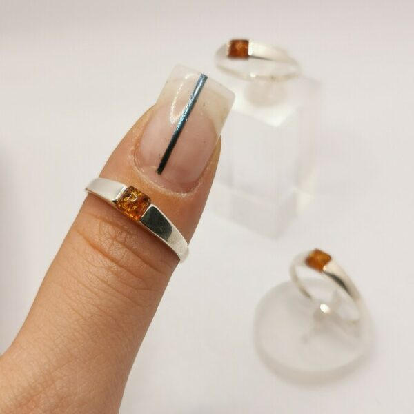 Anello con Ambra