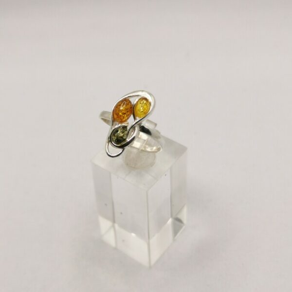 Anello con tris di Ambra - immagine 3