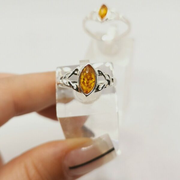 Anello con Ambra - immagine 2