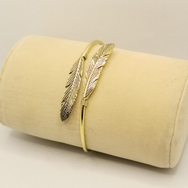 Feather bracelet