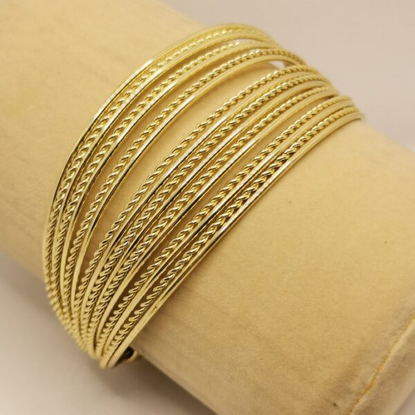 Strings bracelet